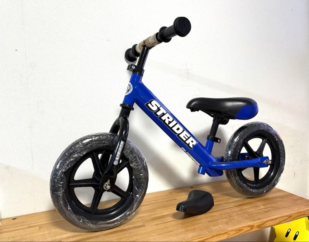 STRIDER 12 CLASSIC ストライダー　バランスバイク 青