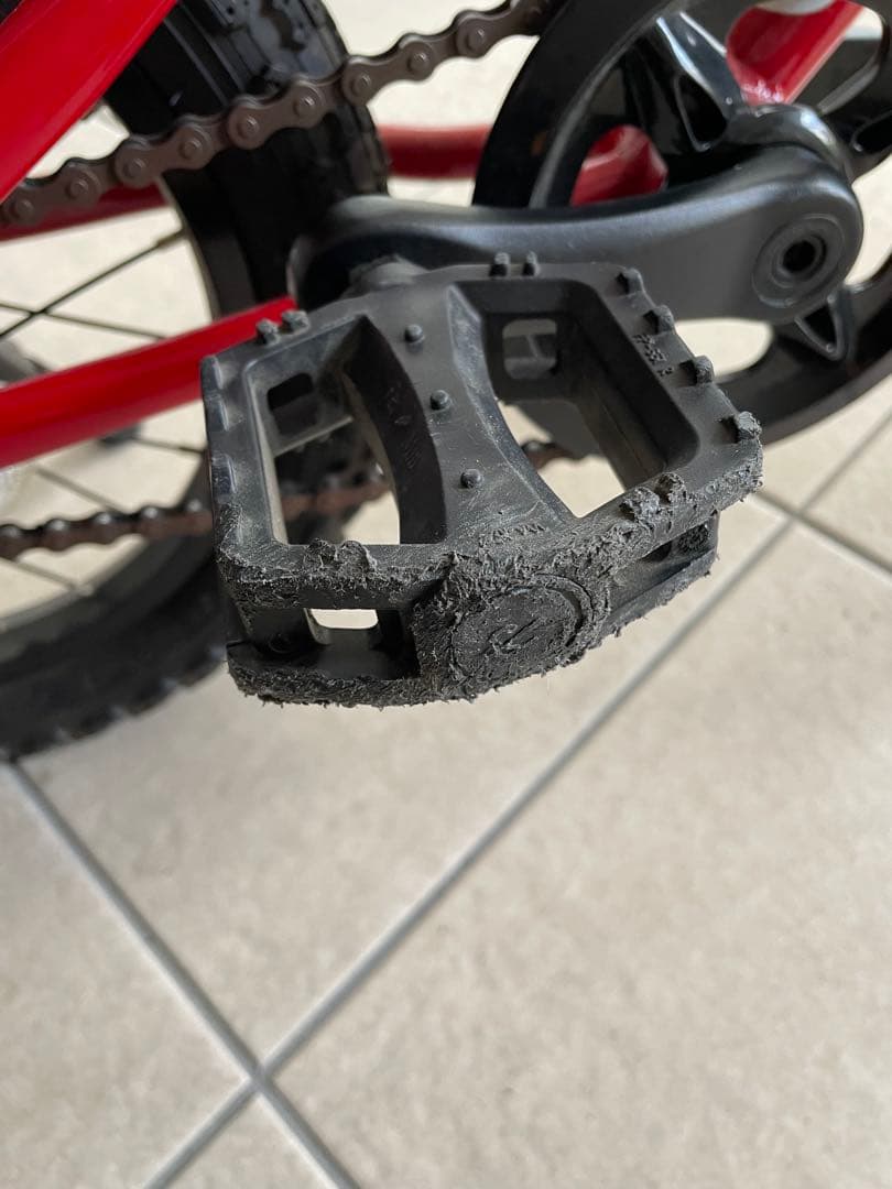 【引き渡し限定】ヨツバサイクル ヒーローレッド 14インチ