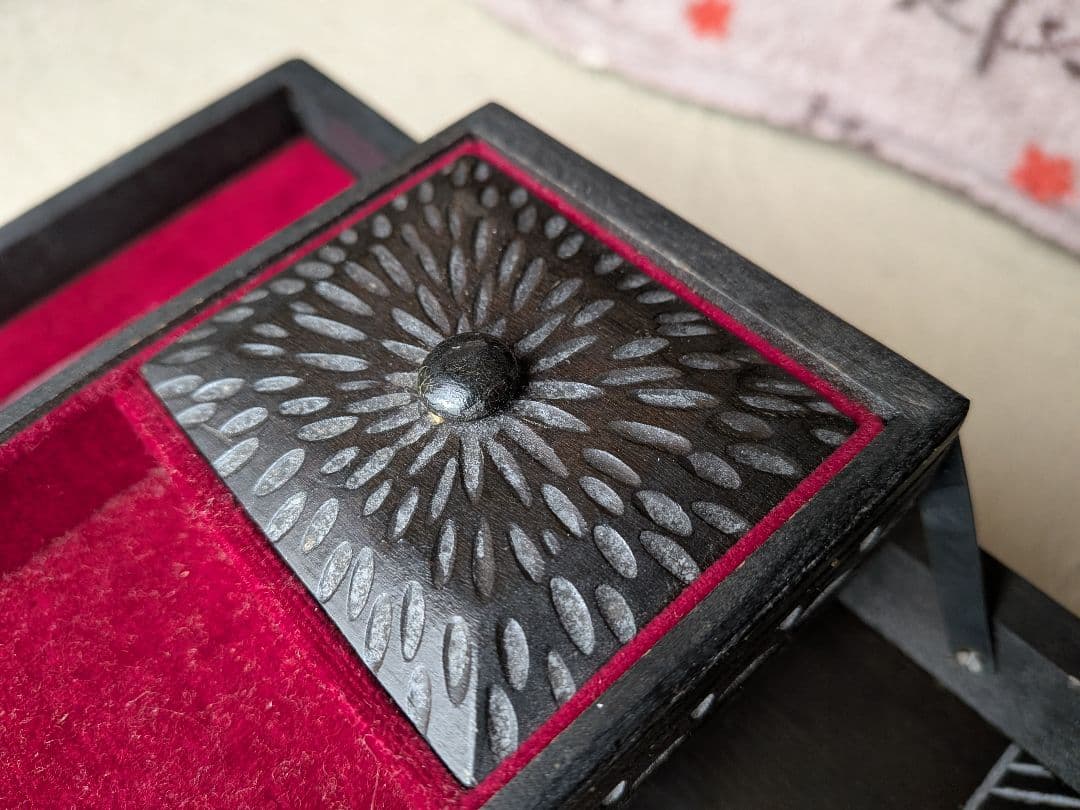 木製オルゴール 彫刻彫り　Vintage　(⁠✿⁠^⁠‿⁠^⁠)