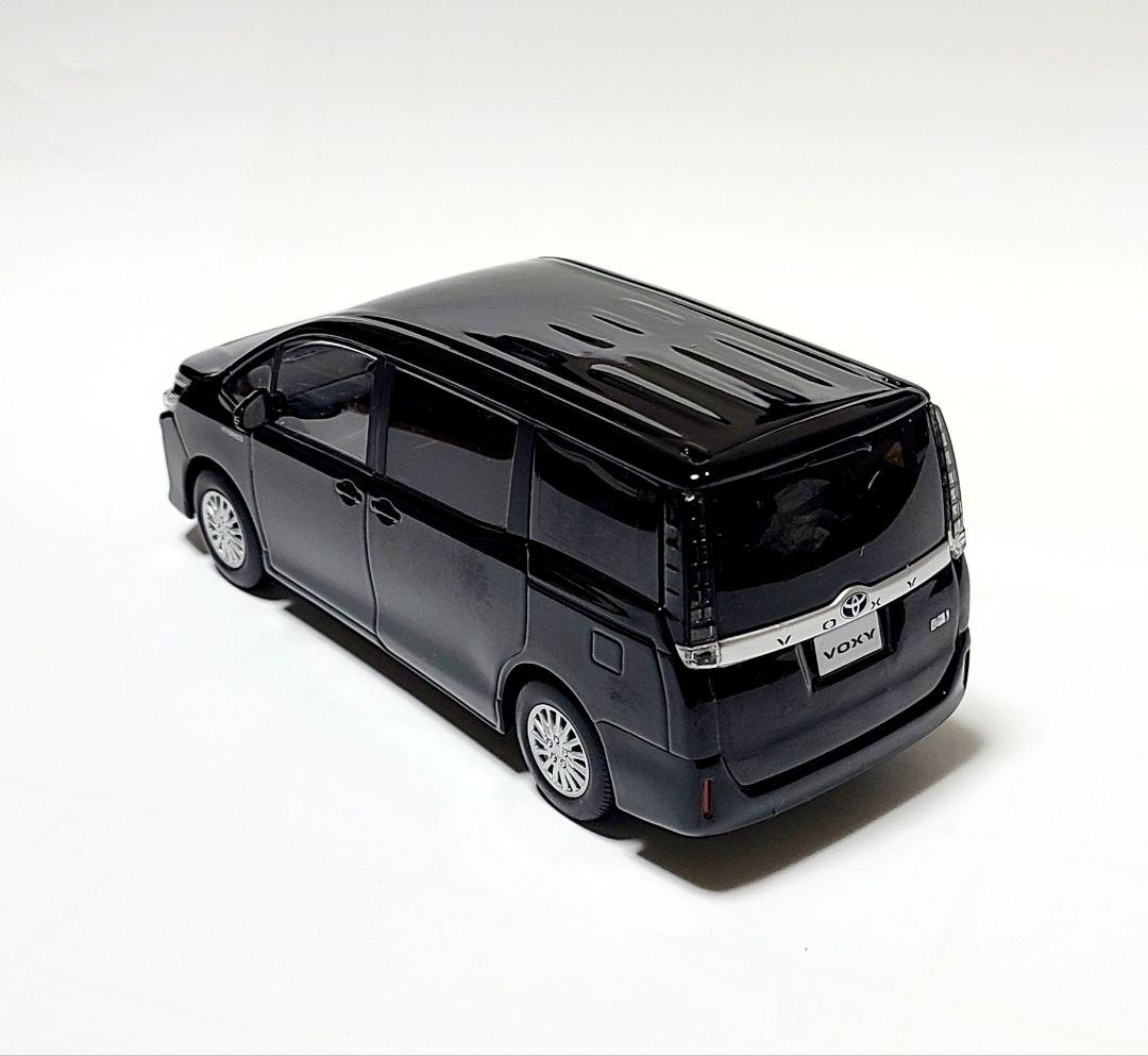 トヨタ 80系 ヴォクシー カラーサンプル