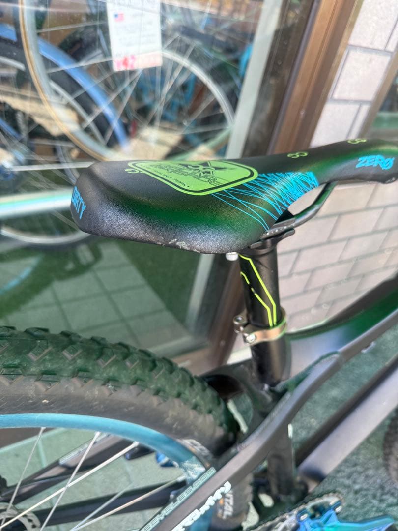 INTENSE TAZER HT ダートジャンプ　カスタム