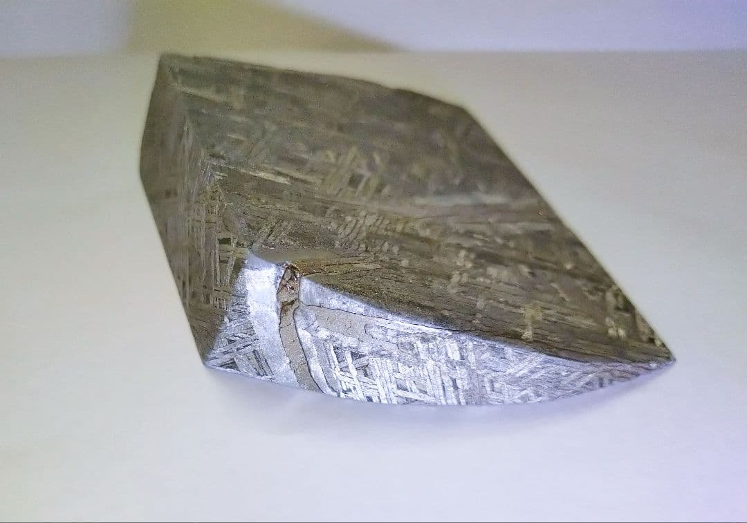 アルタイ隕石 737g 標本 鉄隕石 〈検索ワード ギベオン イミラック〉