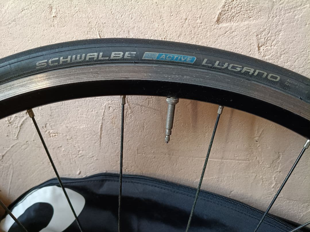 自転車　ロード　ホイールセット　カンパニョーロケース付き