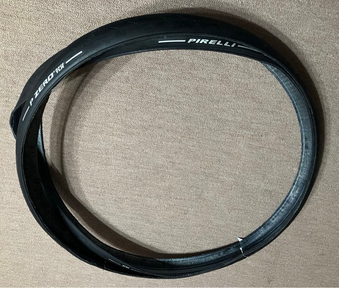 ピレリ　ロードバイク　チューブレスタイヤ