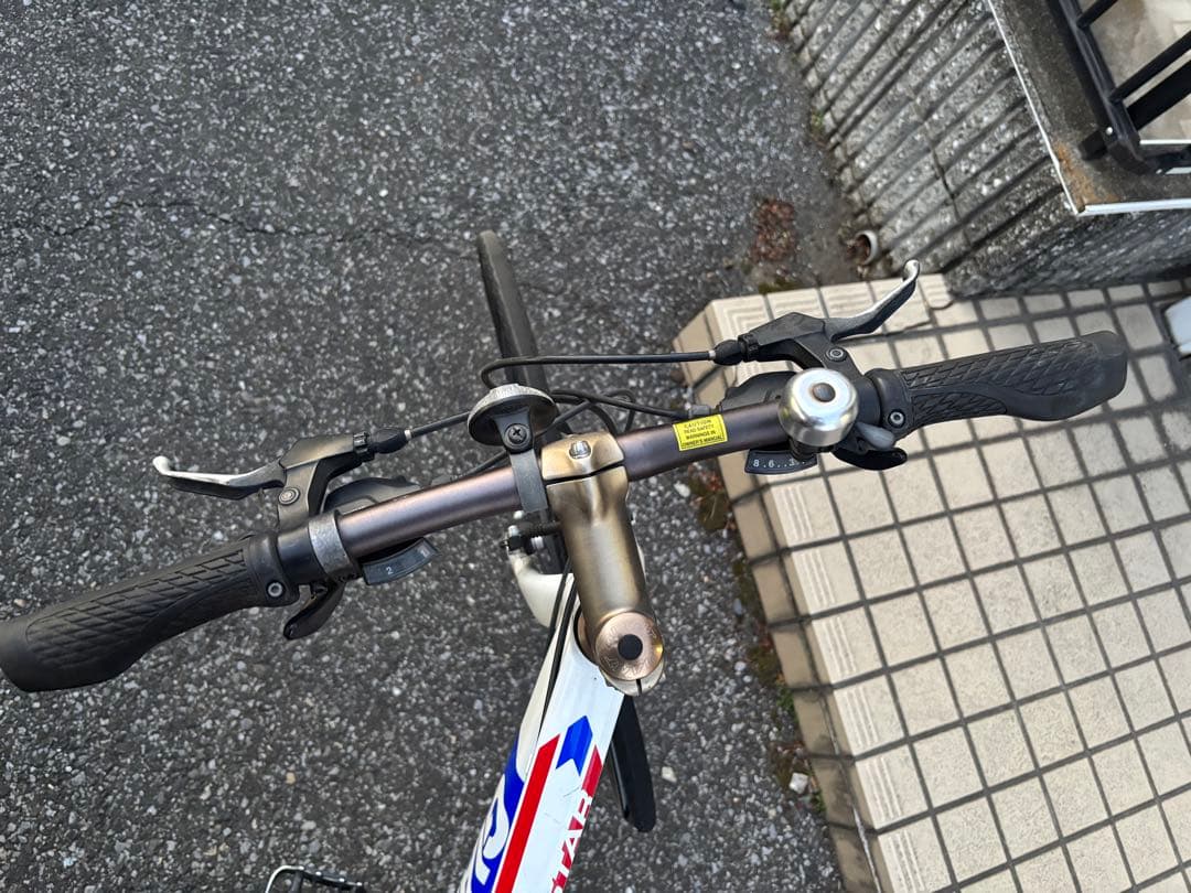 【ブータン】GIANT CROSTAR クロスバイク トリコロールカラー