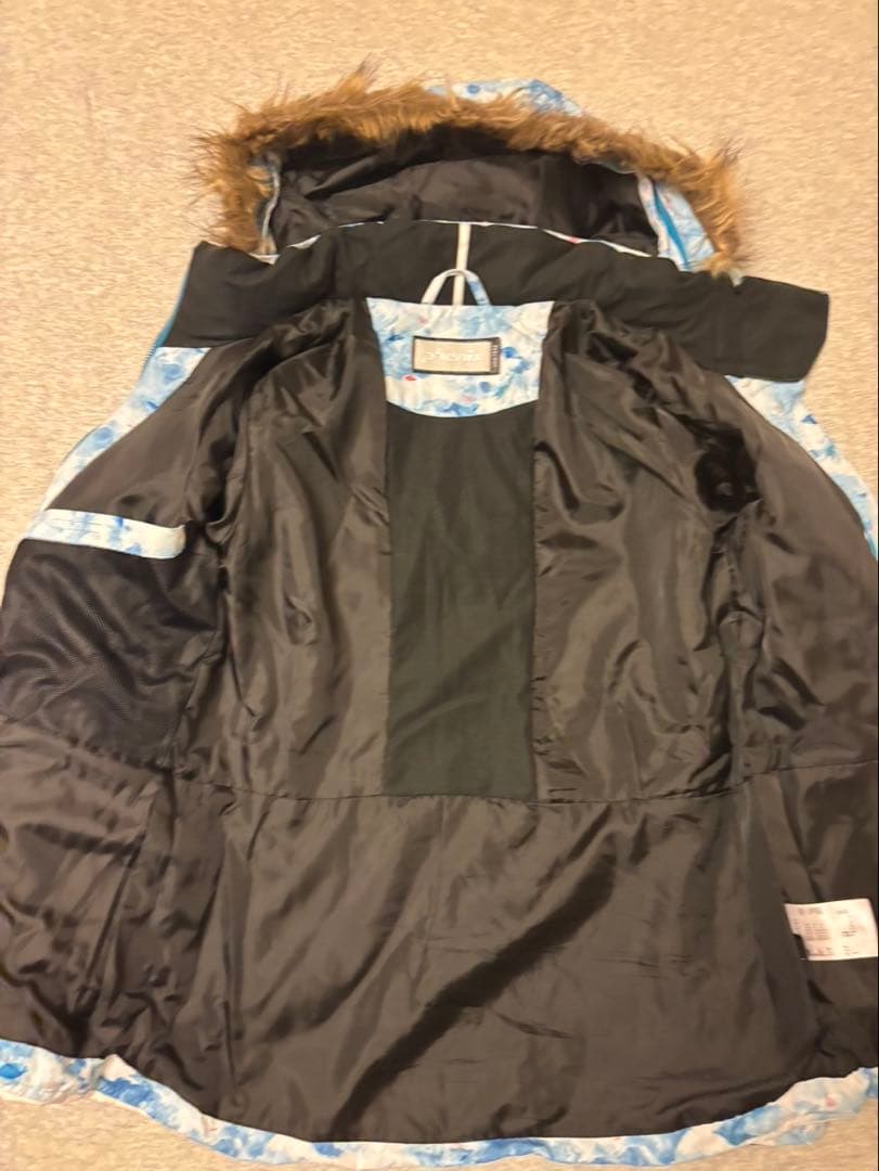 限定お値下げ中！【phenix】 スキーウェア 上下セット レディース Lサイズ