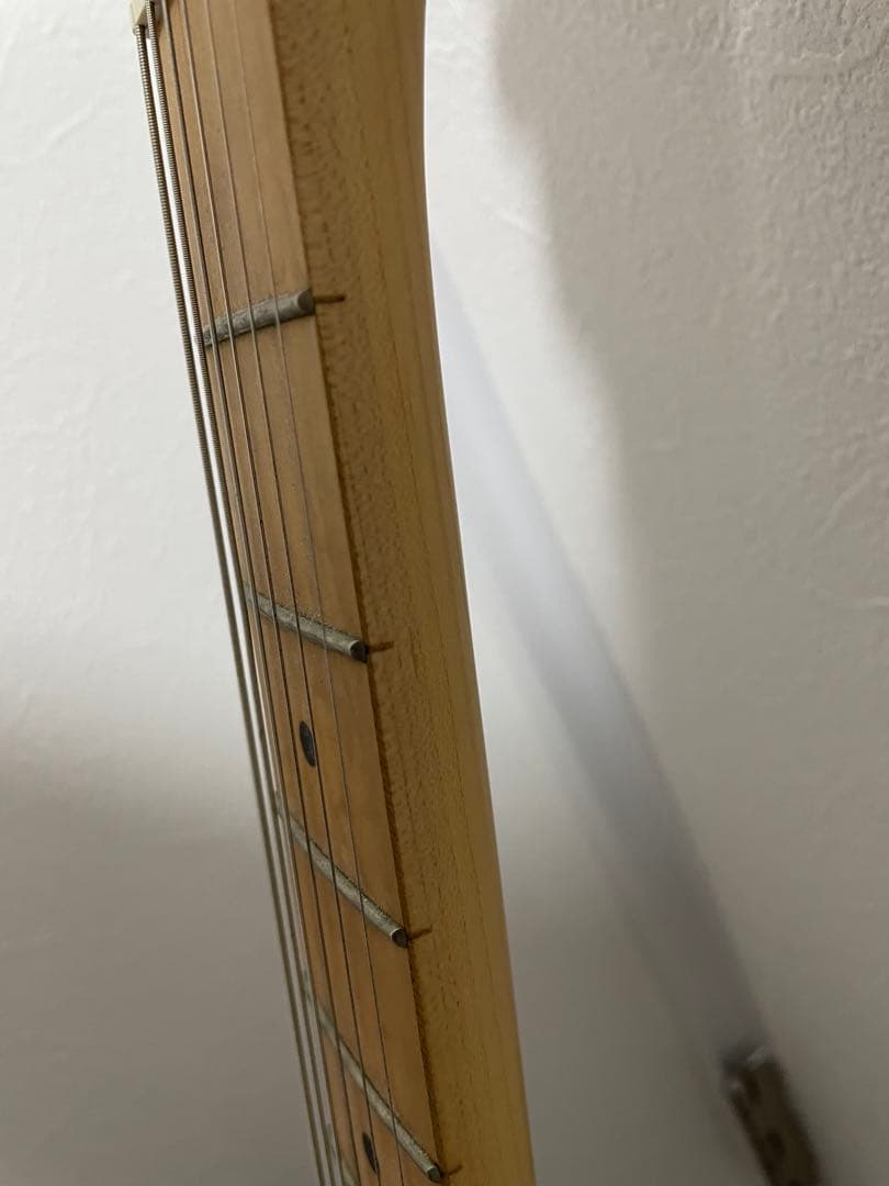 Squier 51 ブラック ストラト／テレ ハイブリッドモデル