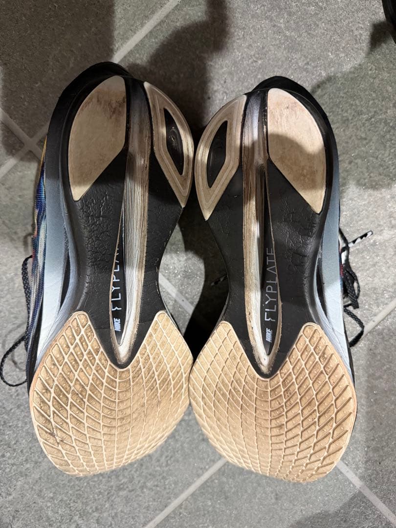 ナイキヴェイパーフライ4美品27.5センチ