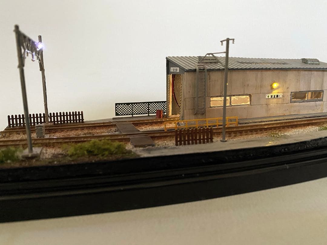 Nゲージ　ジオラマ　鉄道　模型　機関区　LED照明付き
