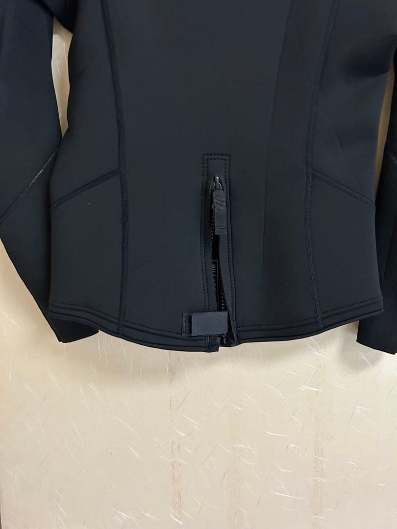 週末価格ビラボンウェットスーツ　Mサイズ