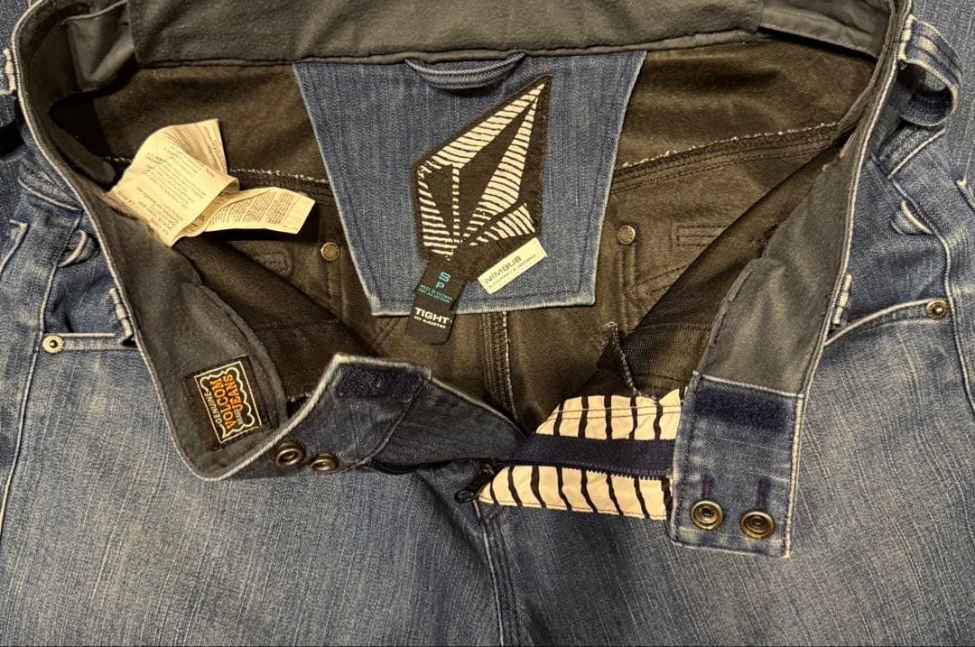 ボルコムVOLCOMオールド加工 デニム フレアパンツ スノーボードパンツ