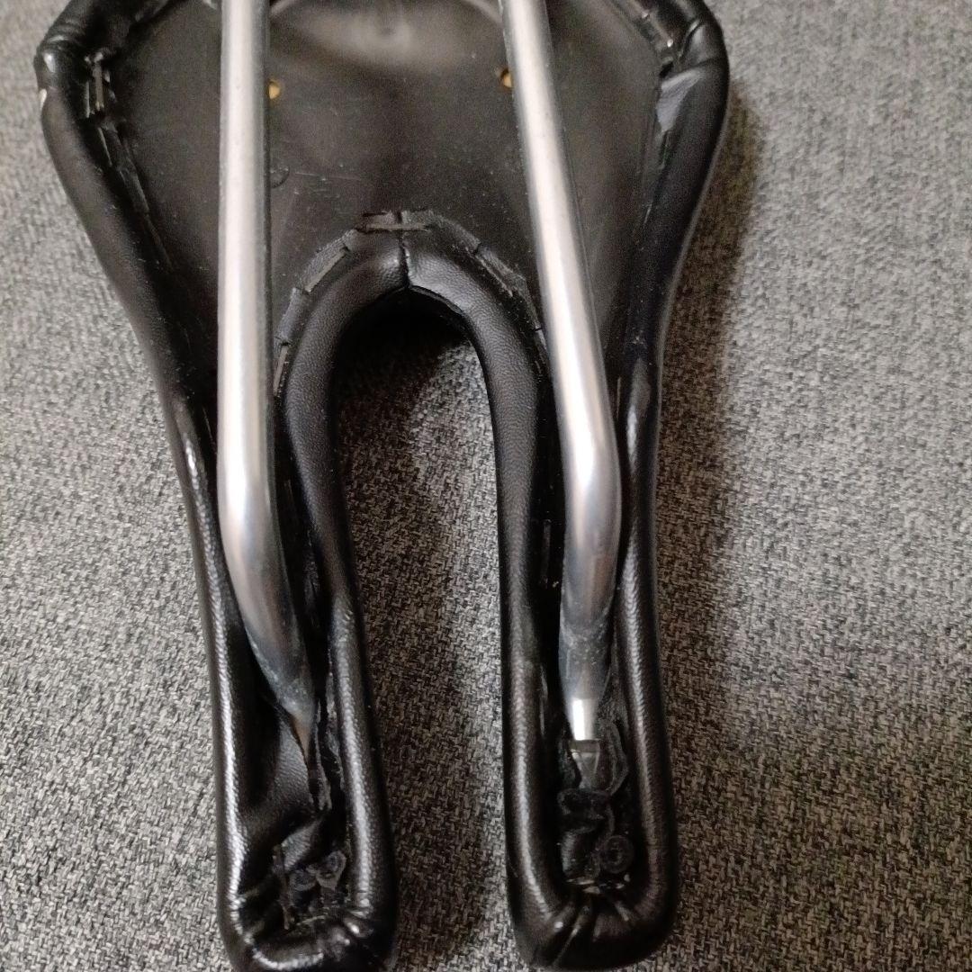 【美品】ISM ADAMO サドル