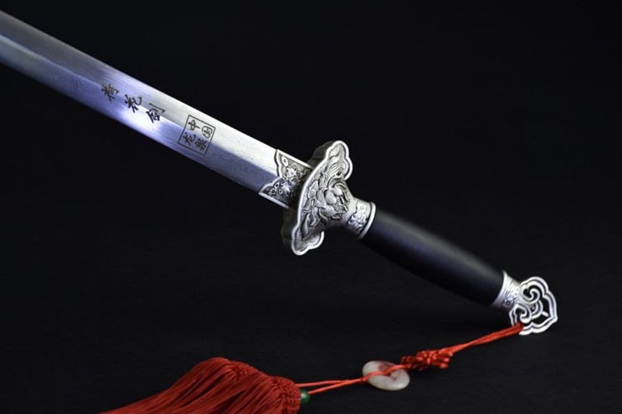 古兵器   武具　刀装具　日本刀　模造刀   居合刀  ハスの剣  唐剣