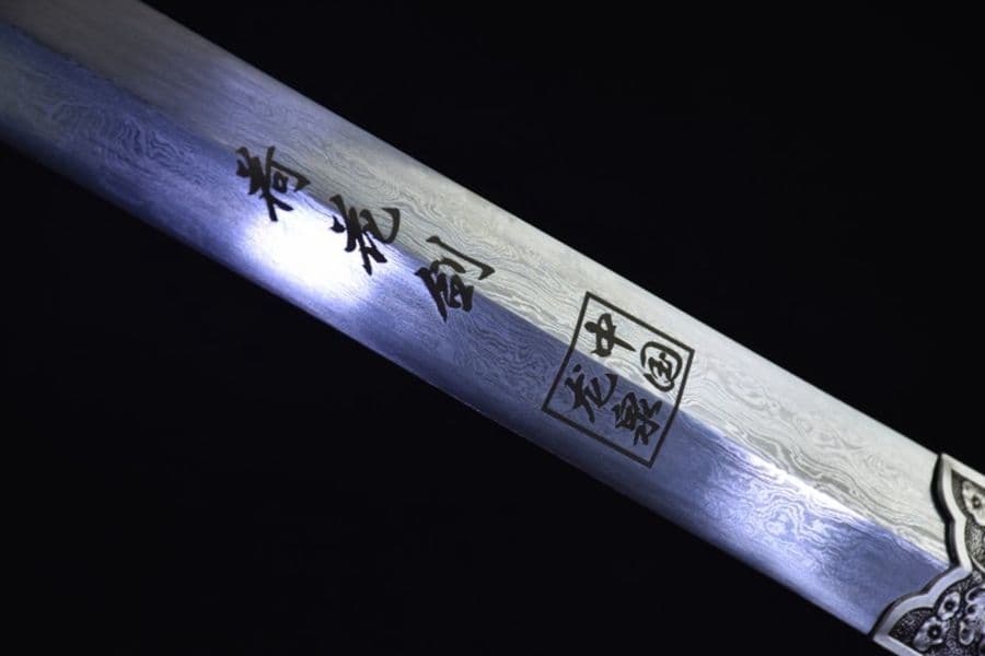 古兵器   武具　刀装具　日本刀　模造刀   居合刀  ハスの剣  唐剣