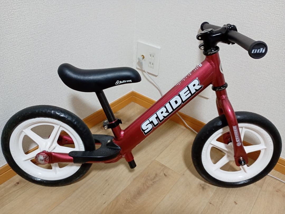 STRIDER バランスバイク レッド