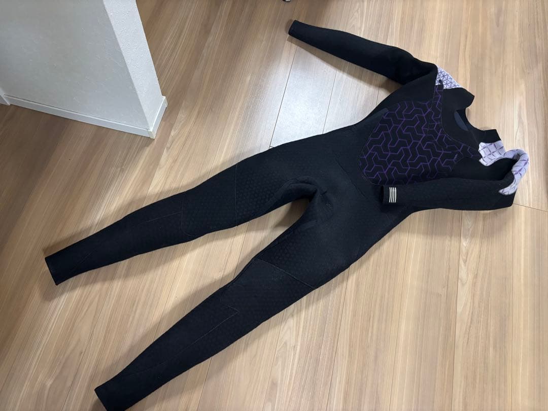 ★美品・日本製★お洒落　ビラボン　セミドライ　ウエットスーツ　サーフィン