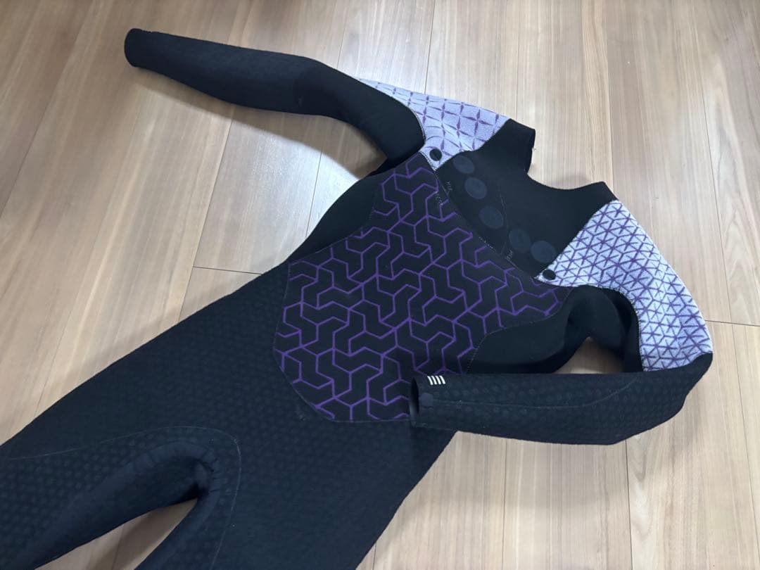 ★美品・日本製★お洒落　ビラボン　セミドライ　ウエットスーツ　サーフィン