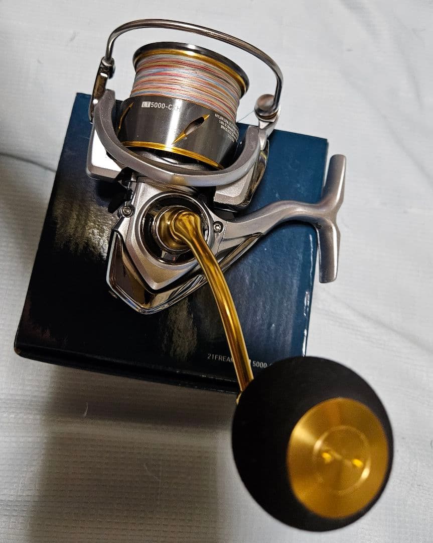 G*R様 DAIWA FREAMS LT5000-CXH リール 箱、説明書あり