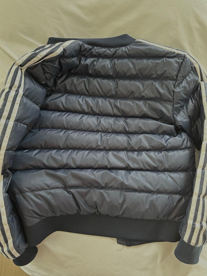 adidas ダウンジャケット