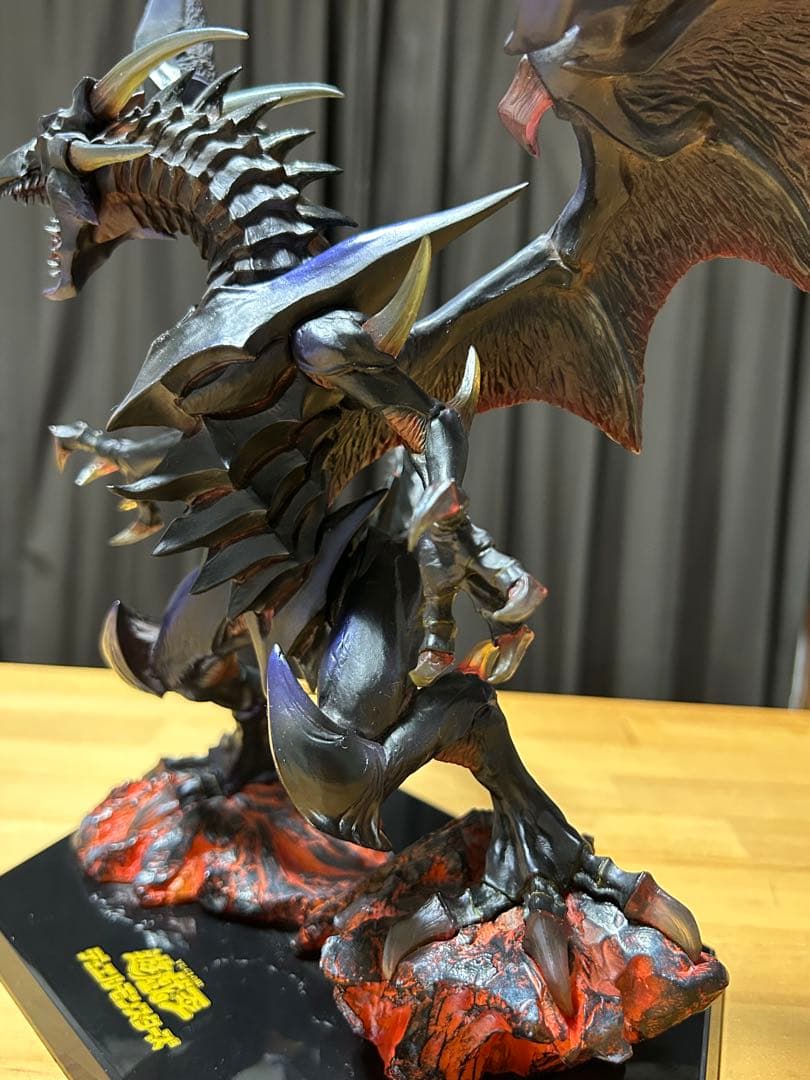 真紅眼の黒龍　フィギュア