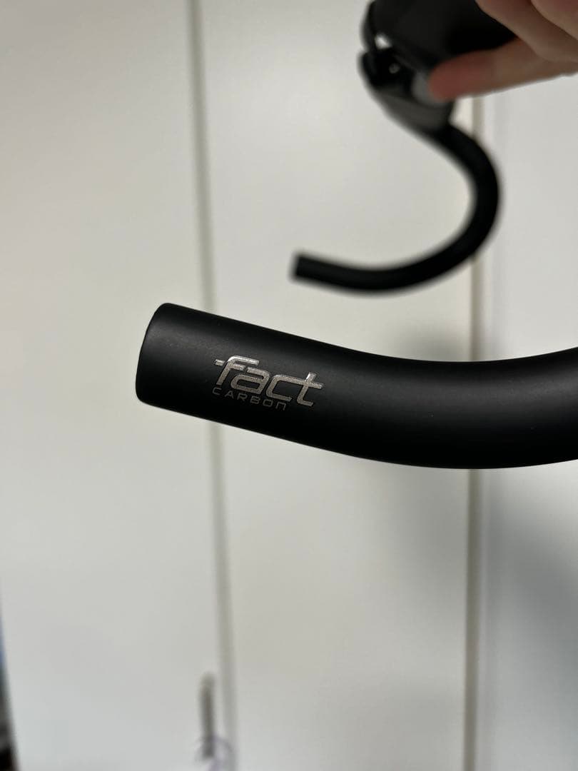 新品　エアロフライ2風　ドロップハンドル　カーボン　ケーブル内装　ロード　軽量