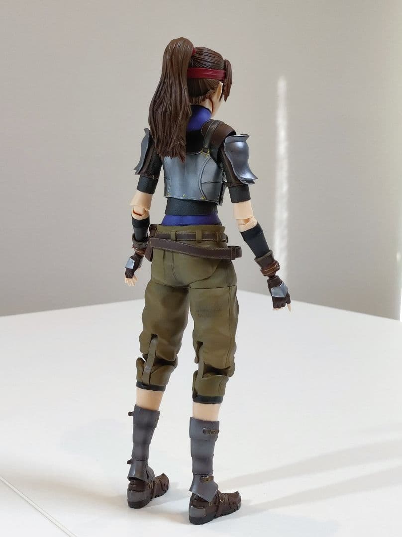 ファイナルファンタジーVII PLAY ARTS改 ジェシー 可動フィギュア