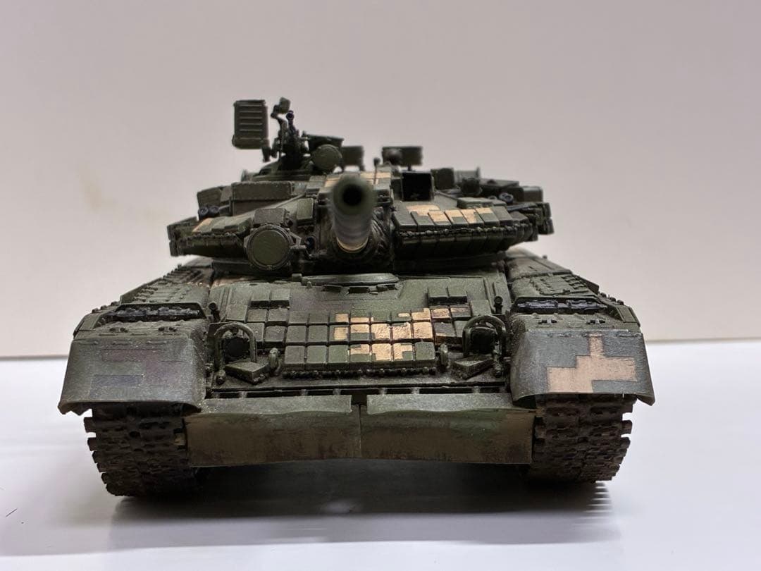 トランペッター　1/35 T-80BV 完成品　戦車　模型　