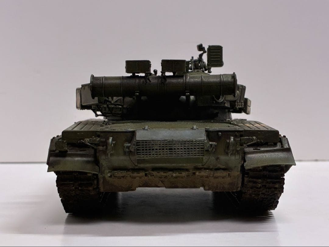 トランペッター　1/35 T-80BV 完成品　戦車　模型　