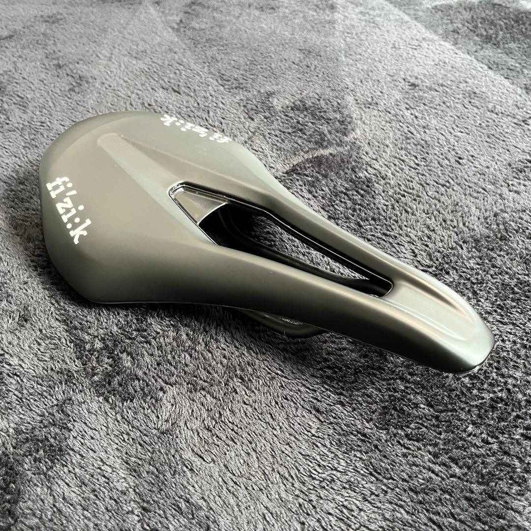 fi'zi:k 自転車用サドル アルゴ ヴェント 5