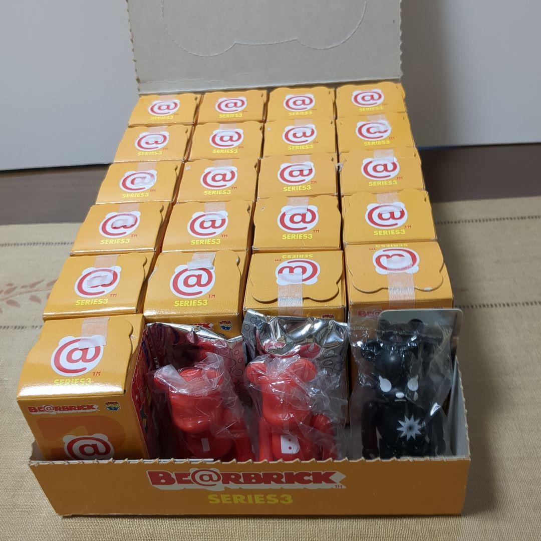 改定！ベアブリックシリーズ3 内袋、カード未開封！24体