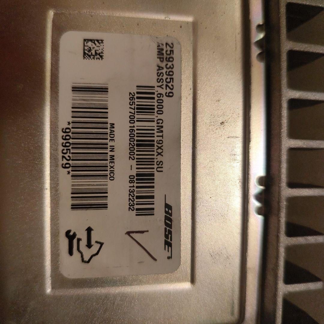 キャデラック エスカレード　Bose アンプ　 No 25939529
