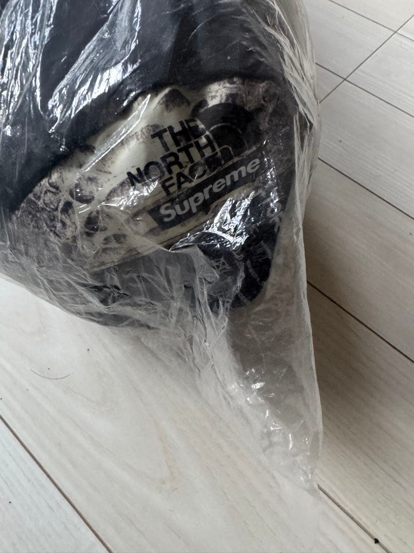 シュプリームノースフェイス　テント