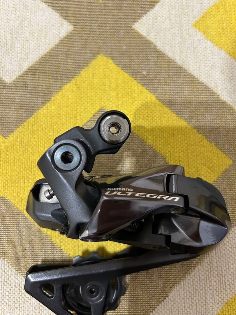 SHIMANO R8000系ULTEGRA Di2セット　油圧ブレーキ