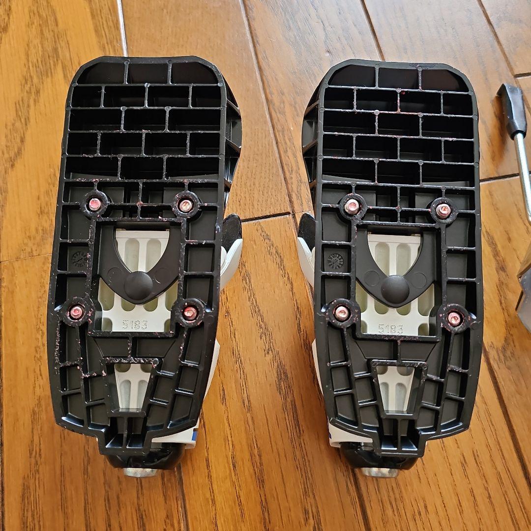 新品　P14　モーグル用　ホワイト　LOOK PIVOT