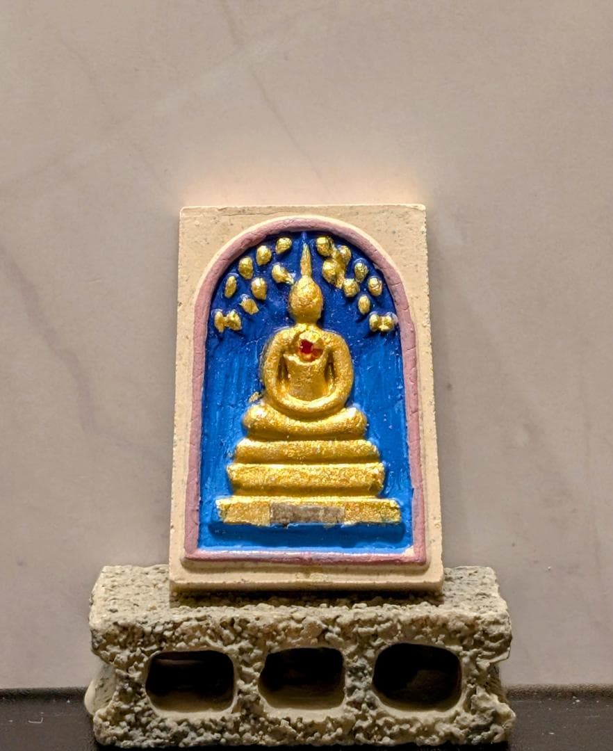 タイお守り　プラクルアン　ルアン・ポークン　ソムデット　2556年　(049)