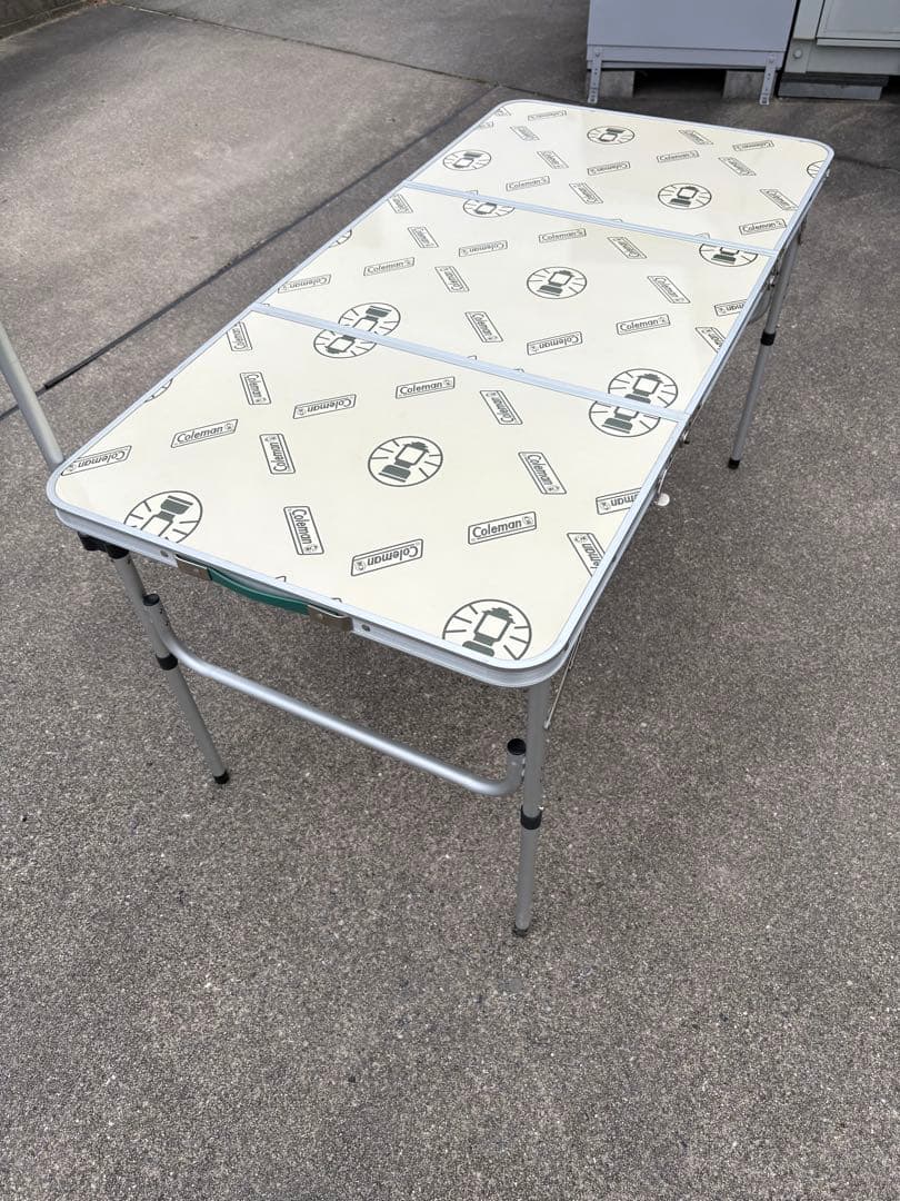 Colemanコールマン フォールディングテーブル 三つ折り