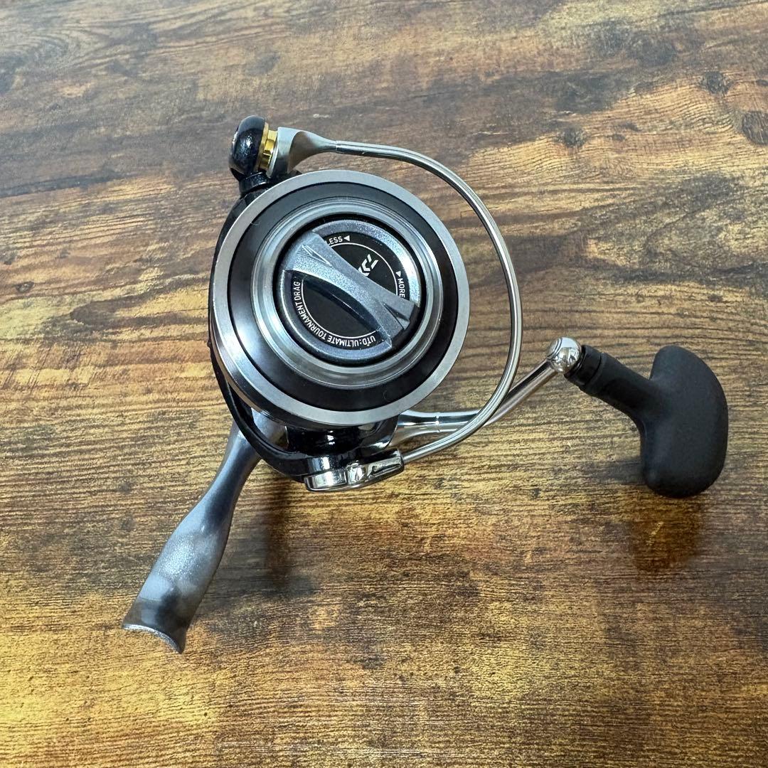 【1度使用しただけの美品】DAIWA CALDIA3012H 056166