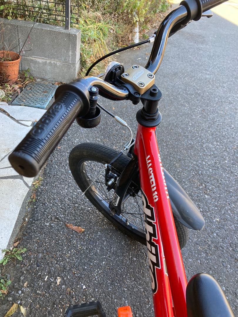 補助輪とペダルがワンタッチ脱着　dバイク　自転車　引き取り限定