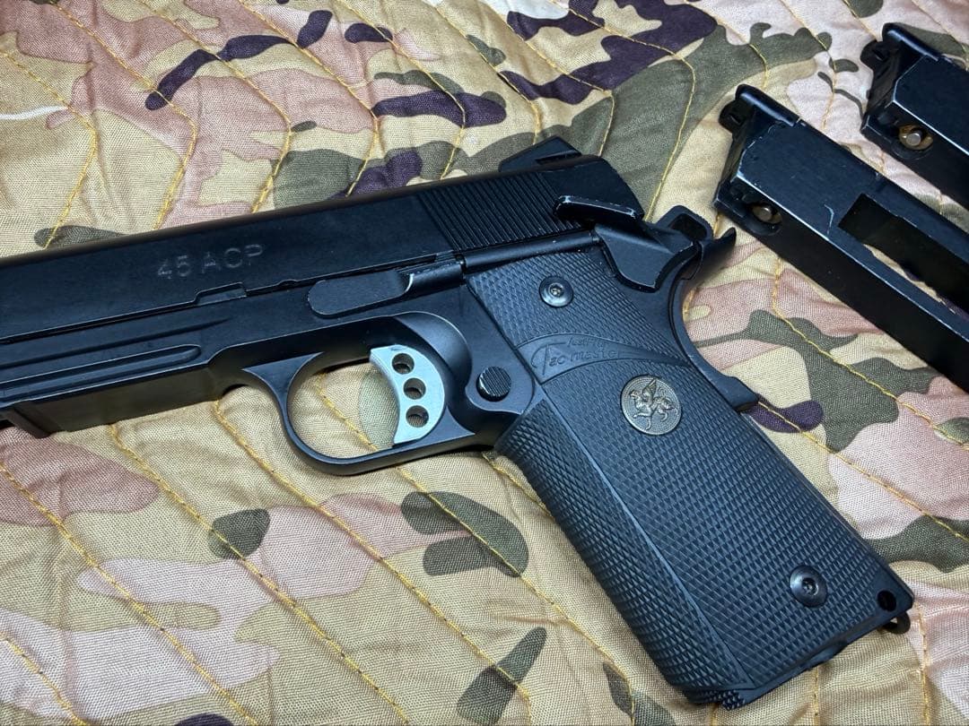 カーボネート☆CQP M45☆CO2ガン☆ブラック☆マガジン3個付き☆美品