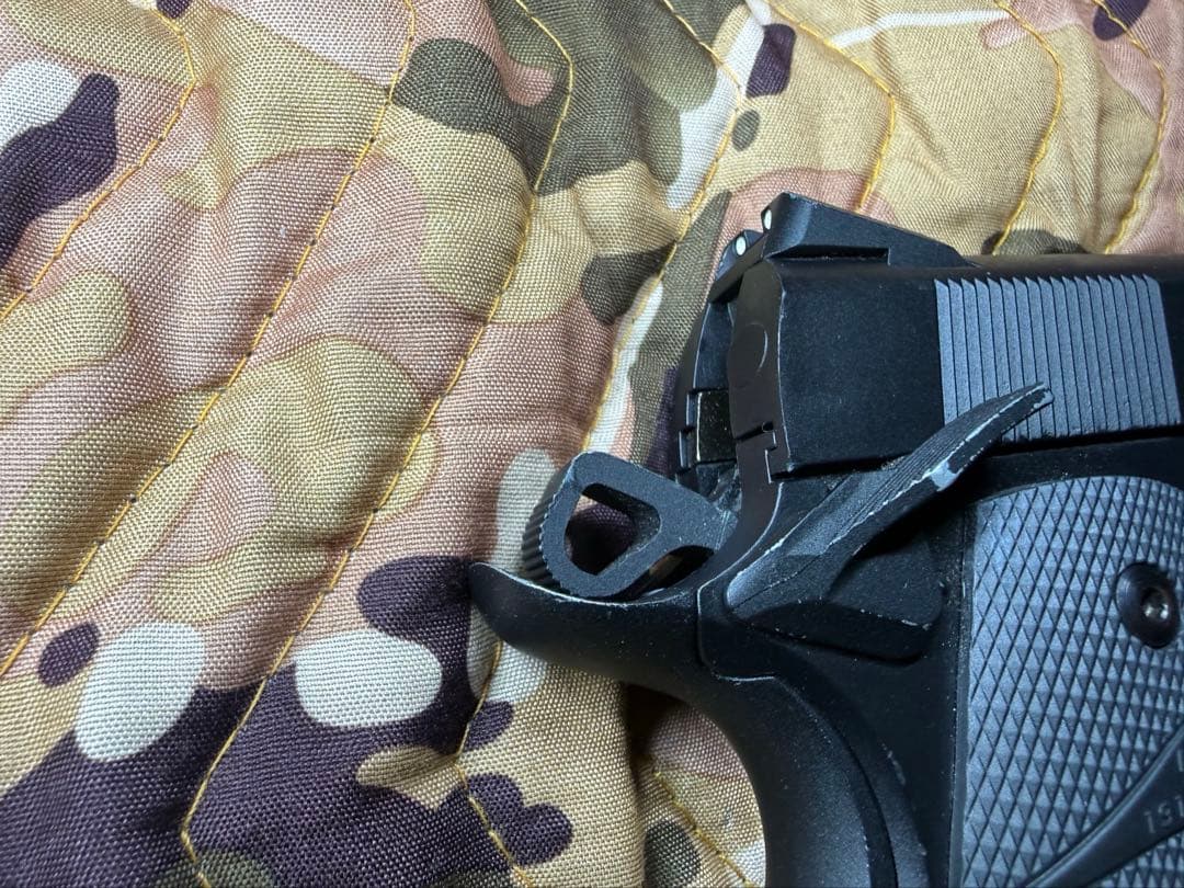 カーボネート☆CQP M45☆CO2ガン☆ブラック☆マガジン3個付き☆美品