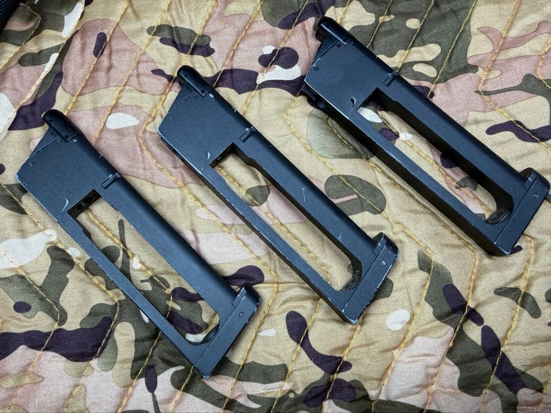 カーボネート☆CQP M45☆CO2ガン☆ブラック☆マガジン3個付き☆美品