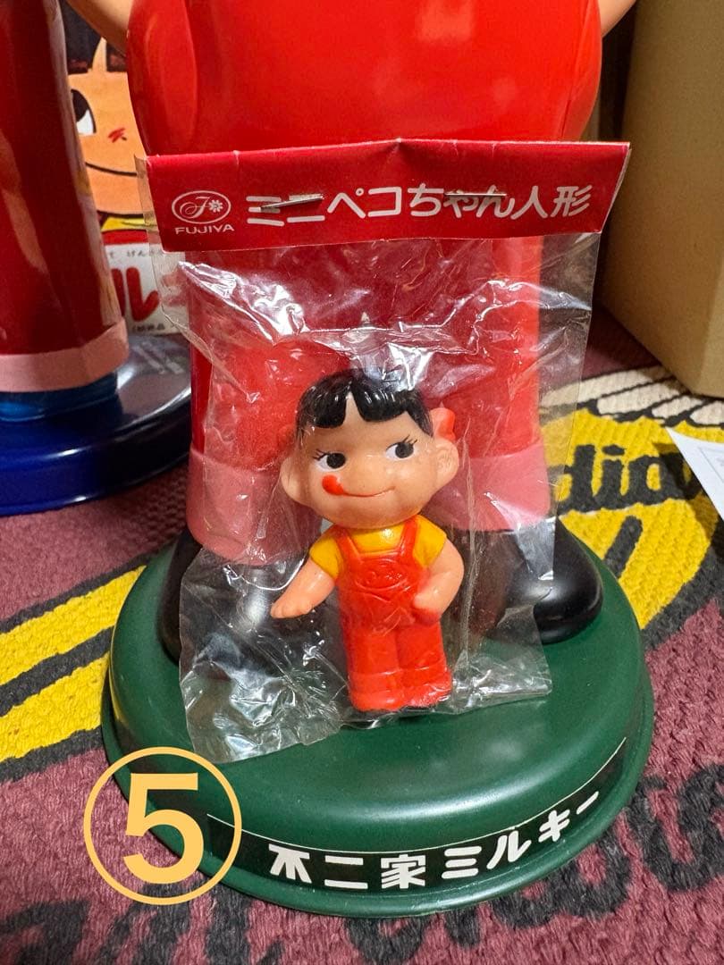 ★非売品★不二家★ペコちゃん★人形★5体★首ふり★赤ヘッダー★企業広告1枚★