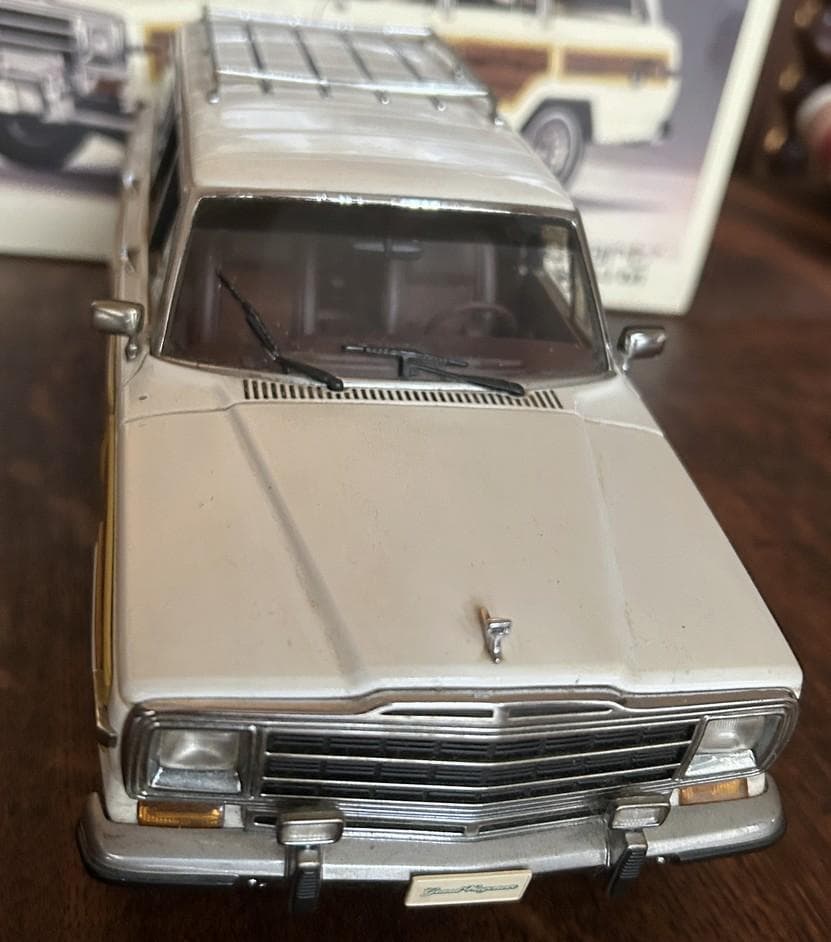 ★JEEP GRAND WAGONEER AUTOart(オートアート)1/18