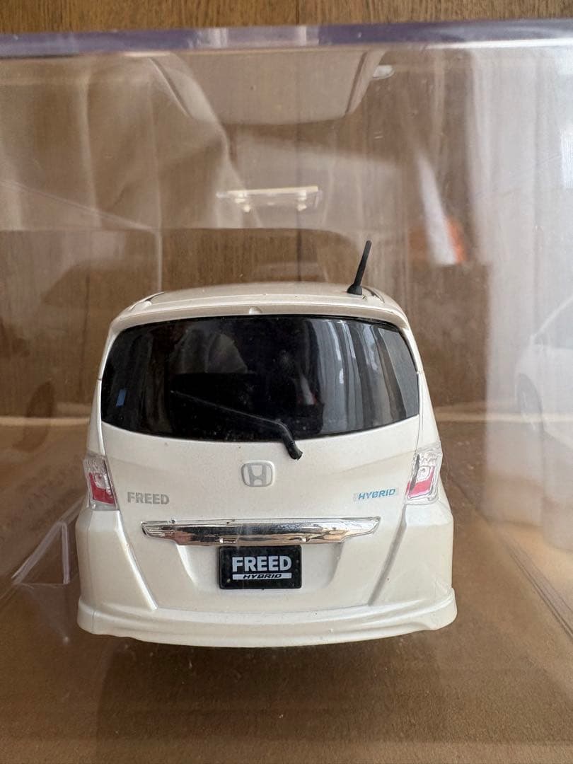 ホンダ　フリード 非売品　プレミアムホワイト・パール 1/24 非売品