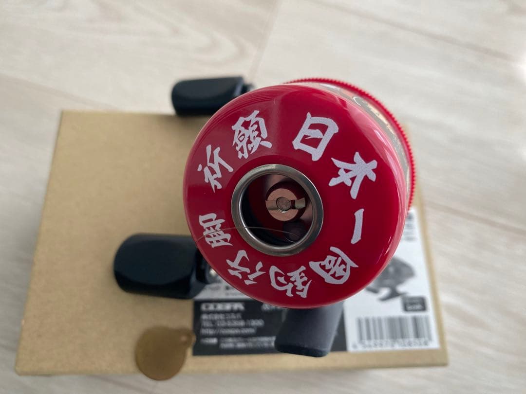 【五十鈴工業】ピッキーノ 釣りキチ三平/鮎川魚紳 ボディカラー：レッド