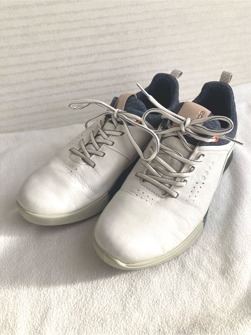ecco ゴアテックス　ゴルフシューズ　ホワイト　サイズ25.5