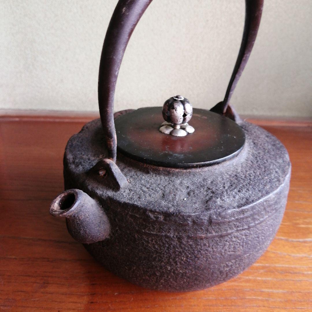 鉄瓶。松下電器創業３５周年記念品。銀摘独楽形鉄瓶。