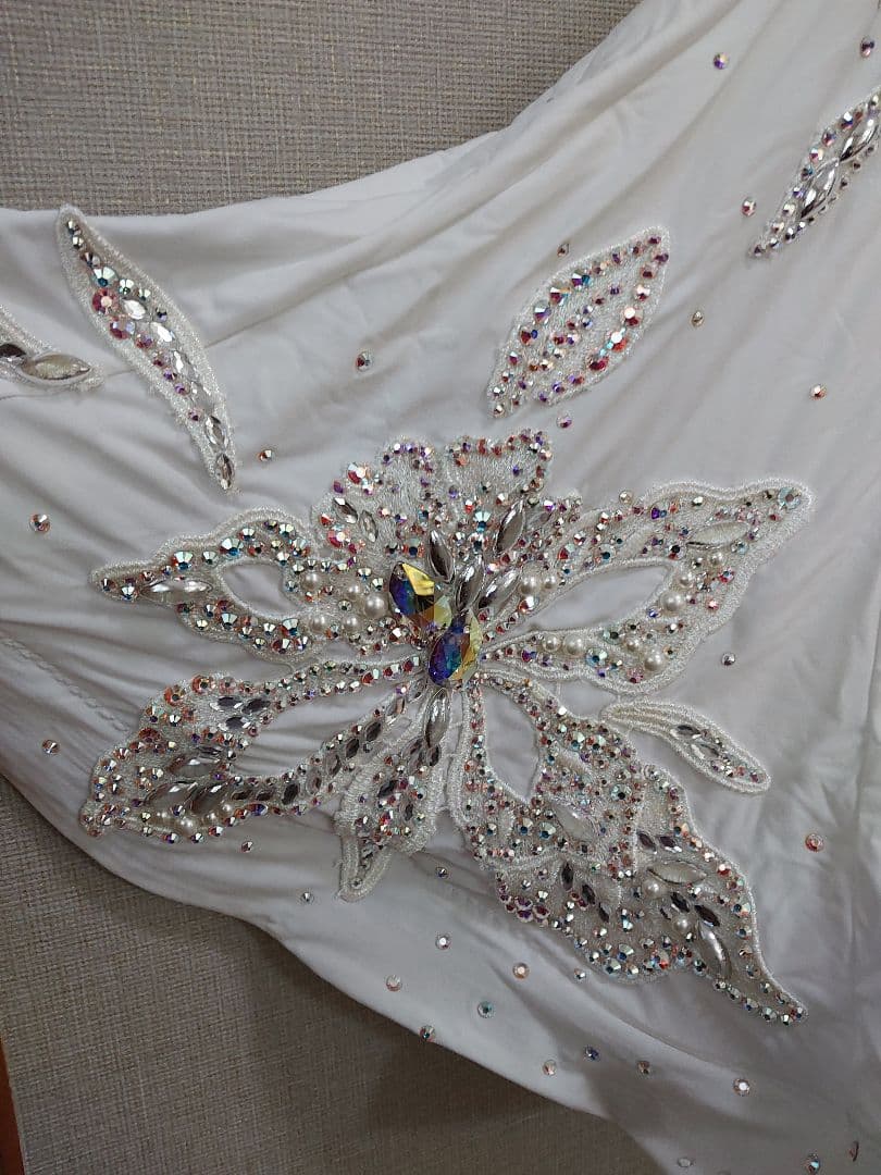 社交ダンス衣装 ホワイト ビーズ装飾