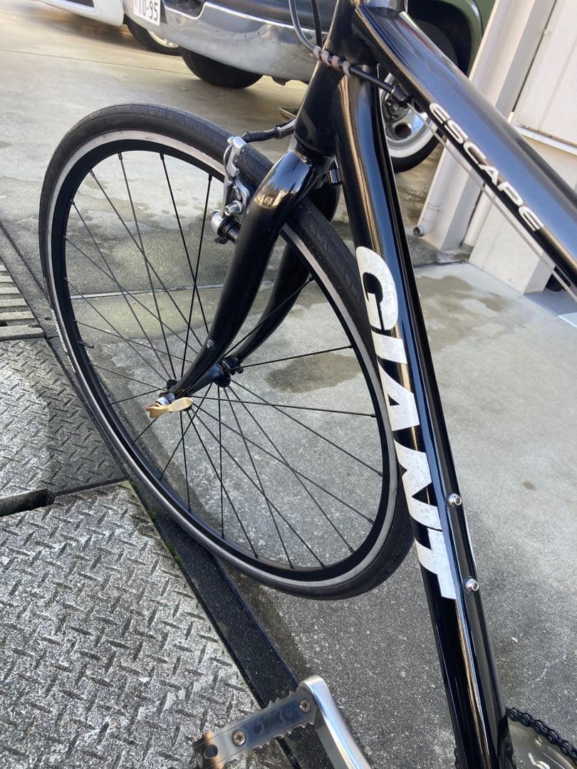 GIANT ESCAPE クロスバイク ブラック　マウンテンバイク　ロードバイク