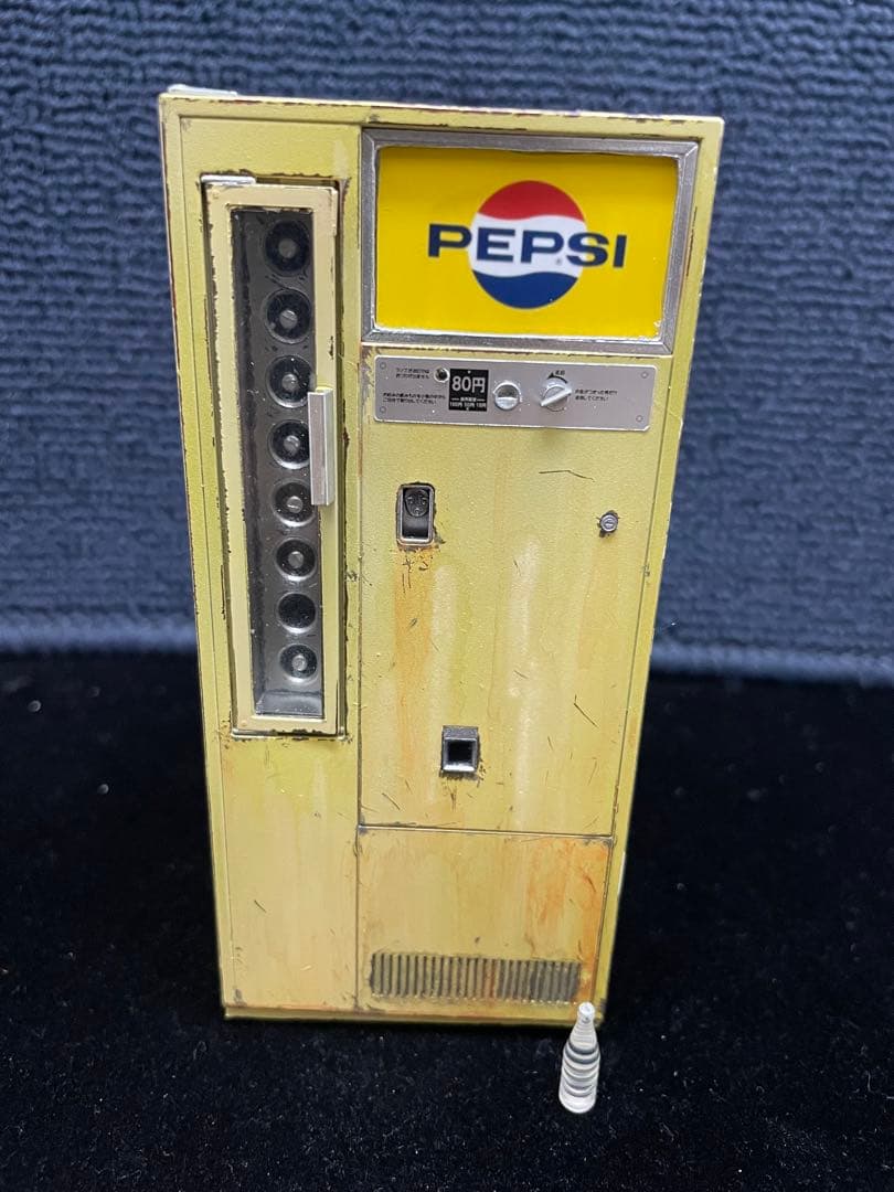1/12スケール 瓶ジュース レトロ自販機 　完成品